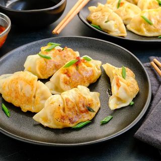 Gyoza langostinos 6 unidad  ( para calientar 3,4 minutos )