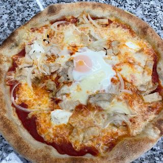 Pizza Al Pollo Y Queso Finas Hierbas