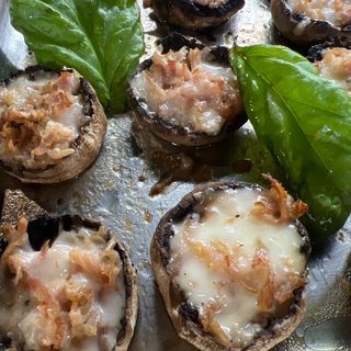 Funghi ripieni con mollica prosciutto e formaggio 