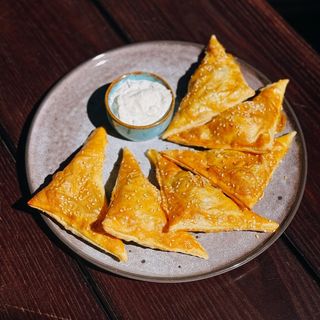 Хачапурі з сиром (200г)