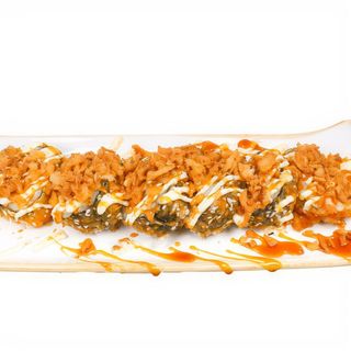 105.Tempura De Salmón Con Aguacate Queso Y cebolla (6 Uds.)