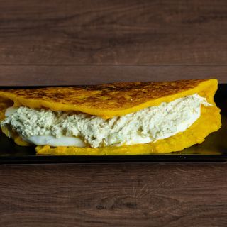 Cachapa con Doble de Queso de Mano y Reina Pepiada