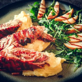 Rolovani svinjski file u panceti