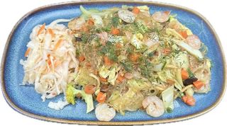 150A.Makaron sojowy z krewetkami