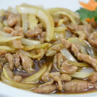 Ternera con cebolla