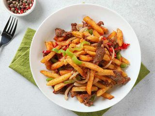 Картофель фри с мясом