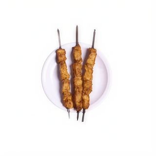 Plato De Seekh Kebab Con Patatas