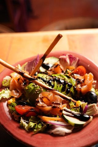 Ensalada De Salmón Y Aguacate