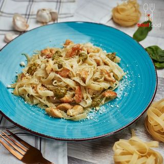 Paste cu Pesto si pui