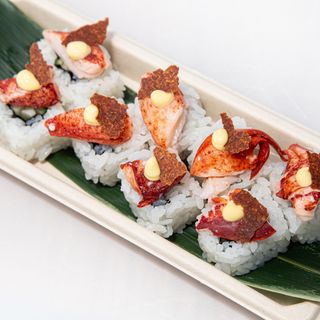 Uramaki de bogavante (8 piezas)