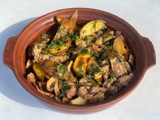 ПАТЕЛЬНЯ ЗІ СВИНИНИ (650g)