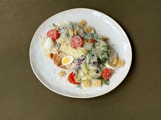 Салат Цезар зі шніцелем (370г)