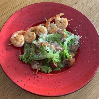 Салат з тигровими креветками 