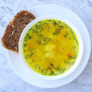 Rosół z kurczaka z makaronikami