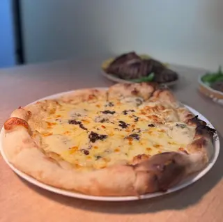 Pizza Quattro Formaggi & Tartufo Ø32cm