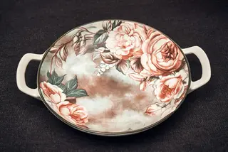 Чиния тавичка овална с рози