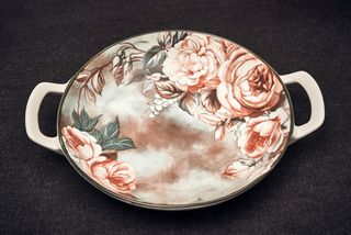 Чиния тавичка овална с рози