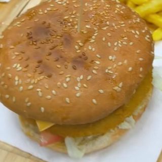 Menú Hamburguesa Doble Queso Y Pollo