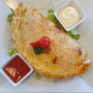 Calzone pizza