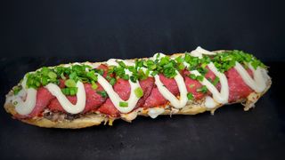 Zapiekanka salami