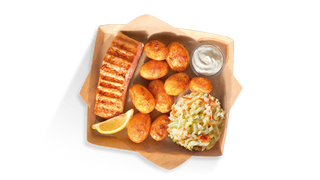 Zestaw obiadowy z łososiem grillowanym