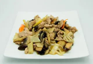 Porc cu ciuperci si bambus