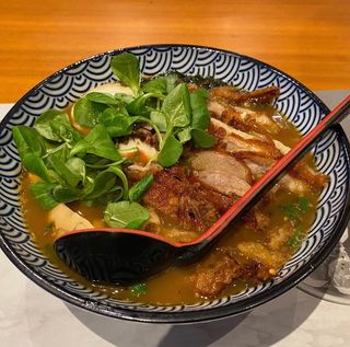 R8M.Ramen De Miso Con Pato Laqueado