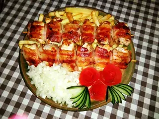 Rolovani pileći ražnjići 400g