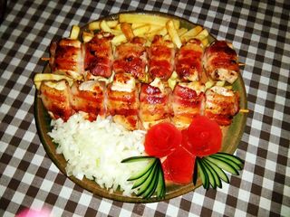 Rolovani pileći ražnjići 400g