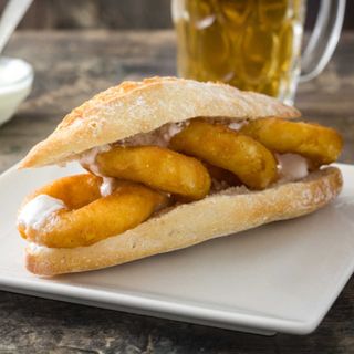 BOCADILLO CON CALAMARES