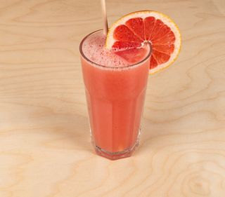 Sok wyciskany grejpfrut