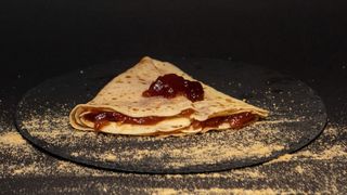 Palačinke sa domaćim džemom od šipurka