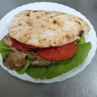 Pileći batak u somunu 250gr