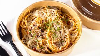 სპაგეტი ნაპოლეტანა მითბოლით