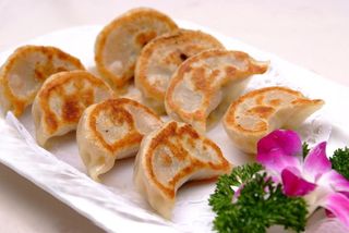 锅贴 Ravioli alla griglia - 4 pezzi