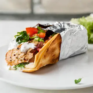 Souvlaki la lipie mare