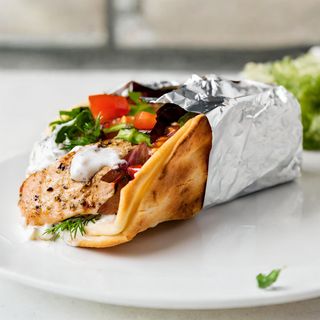 Souvlaki la lipie mare