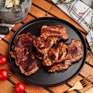 Ceafa de porc marinata in bere