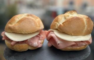 Panino mortadella