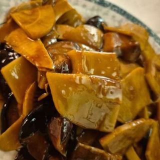 Bambu Y Setas Chinas Salteadas