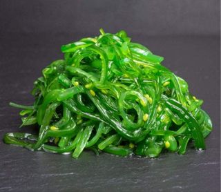 1. Wakame (ensalada de algas)