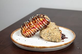 Суши-бургер креветка-манго