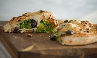 Calzone ripieno con scarola