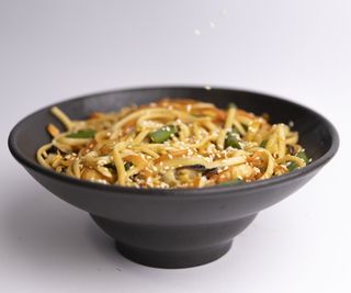 Удон з морепродуктами (450г)