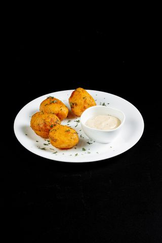 Картопля запечена з соусом (360г)