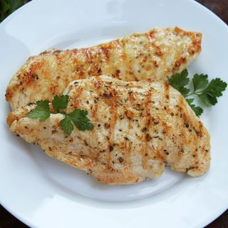 Piept de pui la grătar - 200 gr