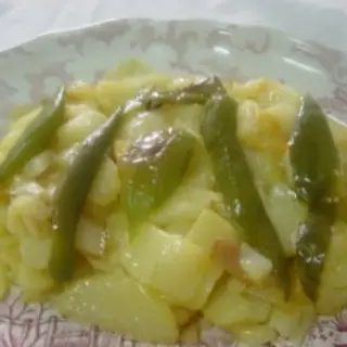 Patatas Al Montón Con Pimientos (Ración)