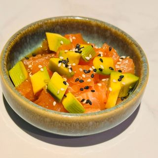 G9 .Tartare Salmone