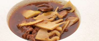 163 vitello saltato con bambu e funghi
