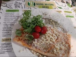 Naleśniki wytrawne z bolognese